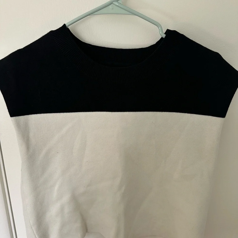Anthropologie The Noah Black and White Knit Cap Sleeve Top - Picture 2 of 4